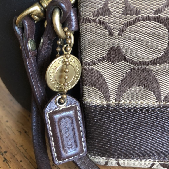 Coach Signature C Wristlet - Picture 2 of 10